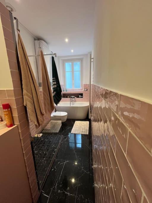 Apartment Calm In Great Location Paris
